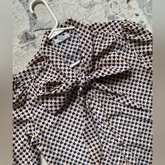 Heart Blouse with chic tie, purchased in Paris - Picture 2 of 5